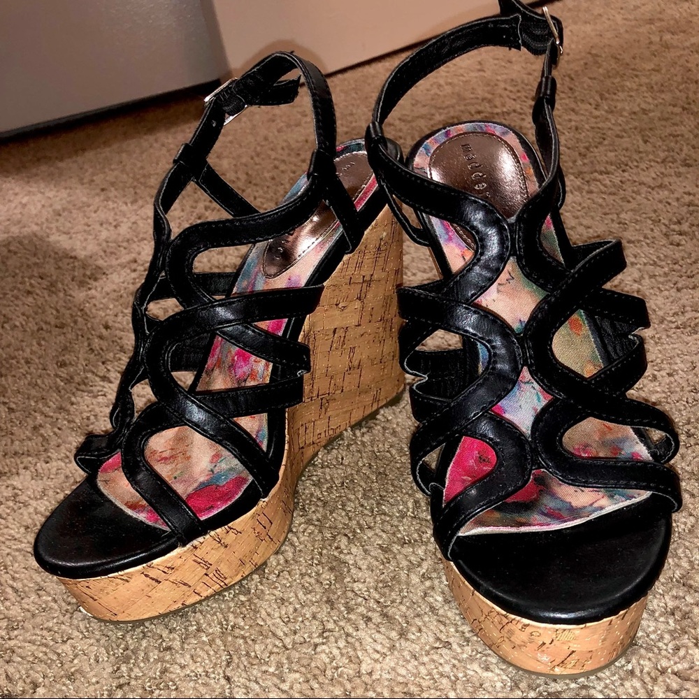Madden Girl•Black Wedges•Size 6.5